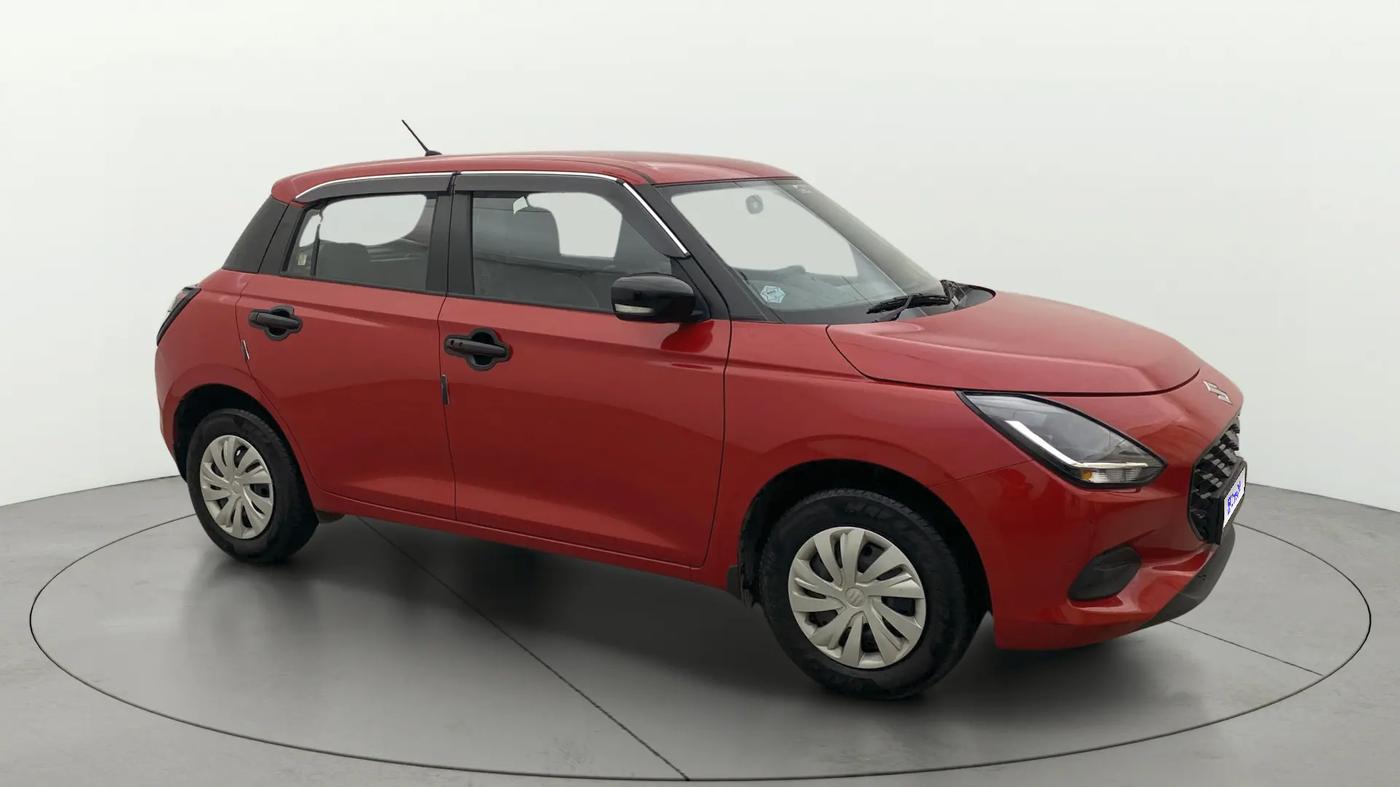 2025 Maruti Swift VXi (O) AMT, Petrol, Automatic, 2,472 km, Right Front Diagonal
