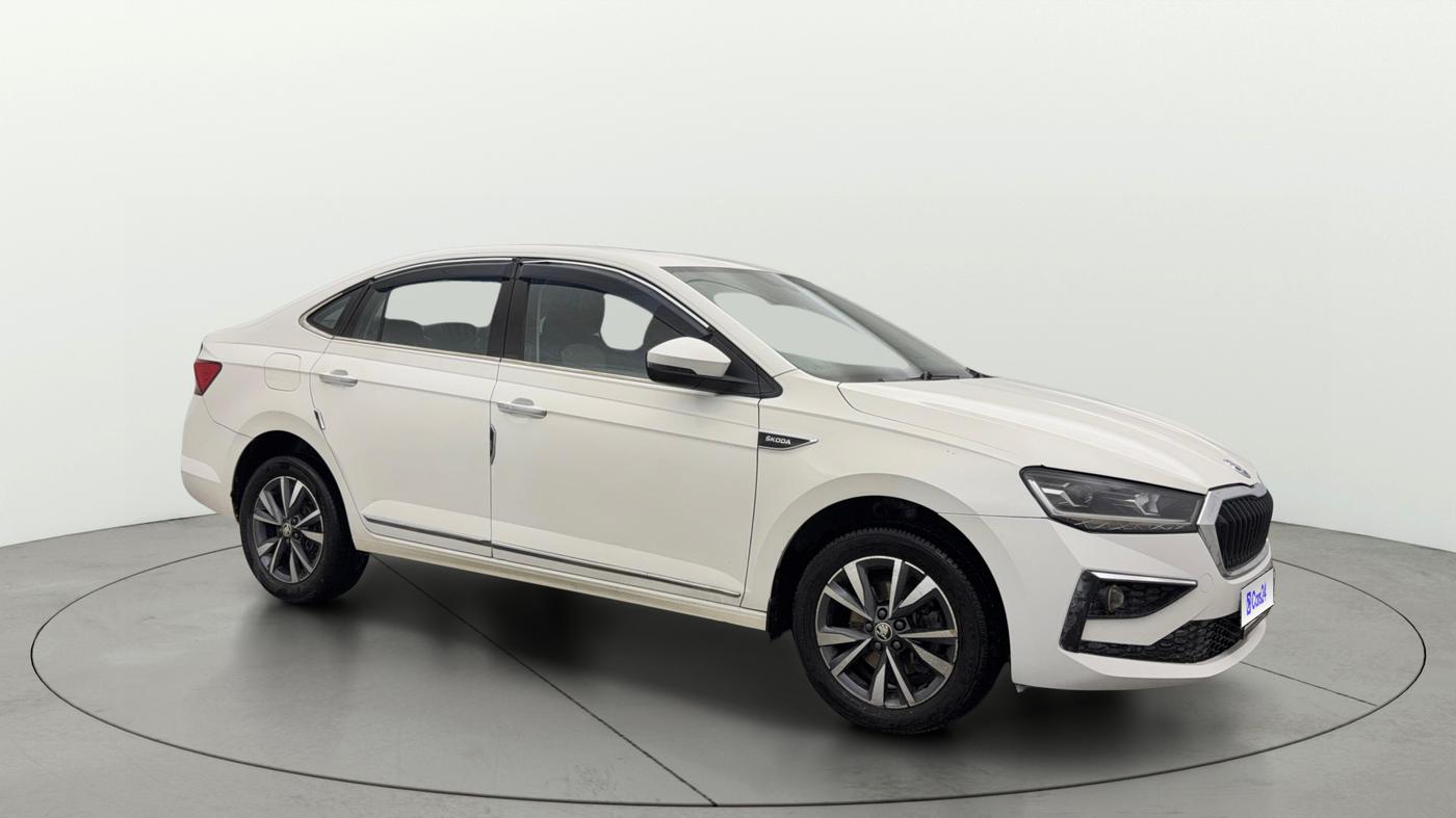 2024 Skoda SLAVIA STYLE 1.0L TSI MT, Petrol, Manual, 82,121 km, SRP