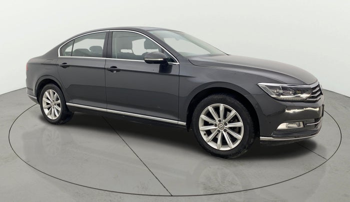 2018 Volkswagen Passat HIGHLINE DSG, Diesel, Automatic, 1,08,680 km, Right Front Diagonal