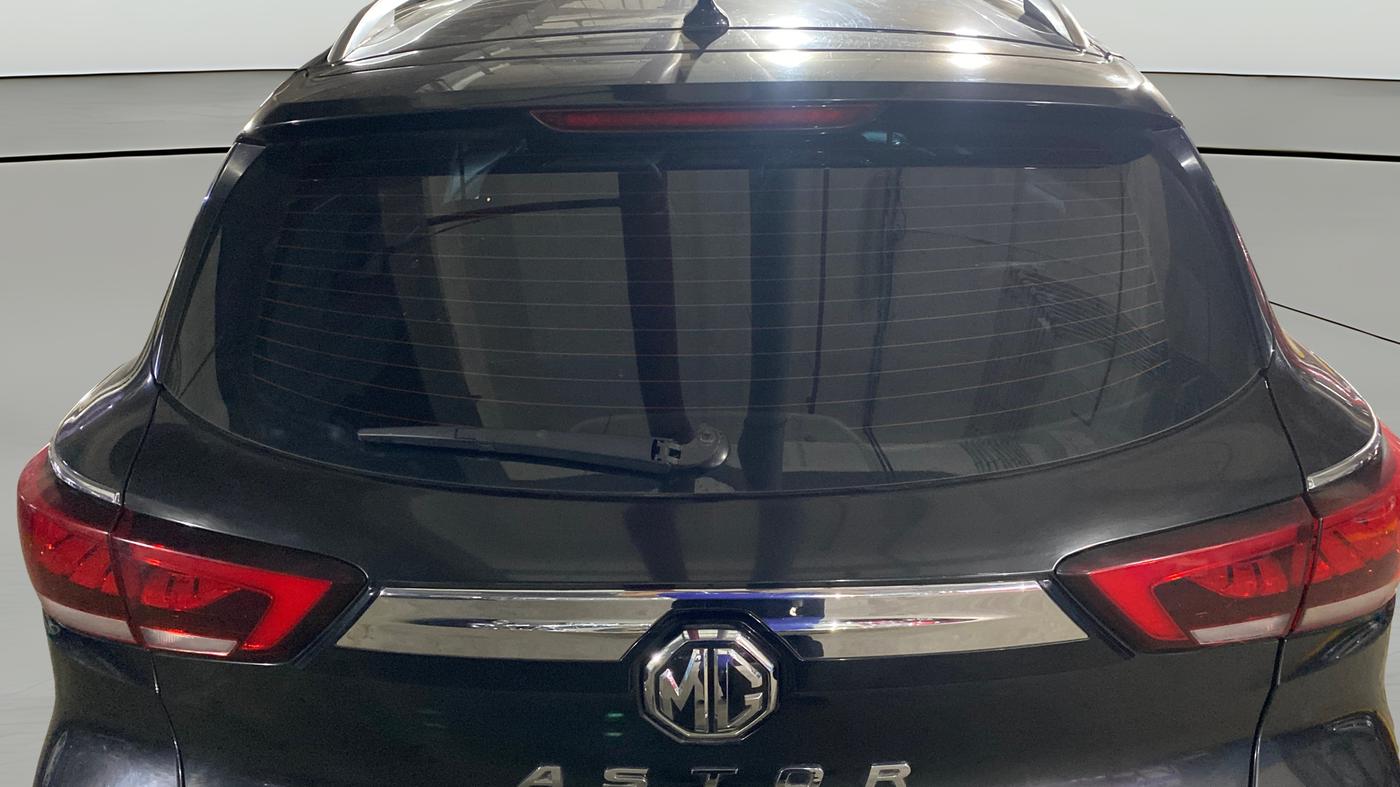 2022 MG ASTOR SUPER 1.5 MT, Petrol, Manual, 18,100 km, Rear Windshield