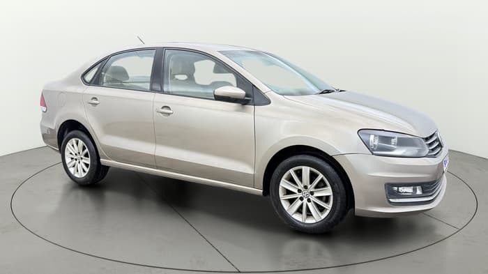 2016 Volkswagen Vento HIGHLINE 1.6 MPI, Petrol, Manual, 38,114 km, Right Front Diagonal