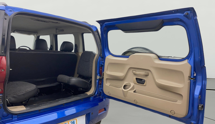 2017 Mahindra TUV300 T8, Diesel, Manual, 46,546 km, Boot Door Open