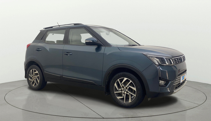 2023 Mahindra XUV300 W8 (O) 1.5 DIESEL, Diesel, Manual, 68,434 km, Right Front Diagonal