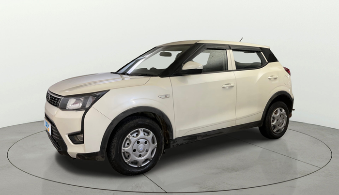 2021 Mahindra XUV300 W4 1.5 DIESEL, Diesel, Manual, 25,791 km, Left Front Diagonal