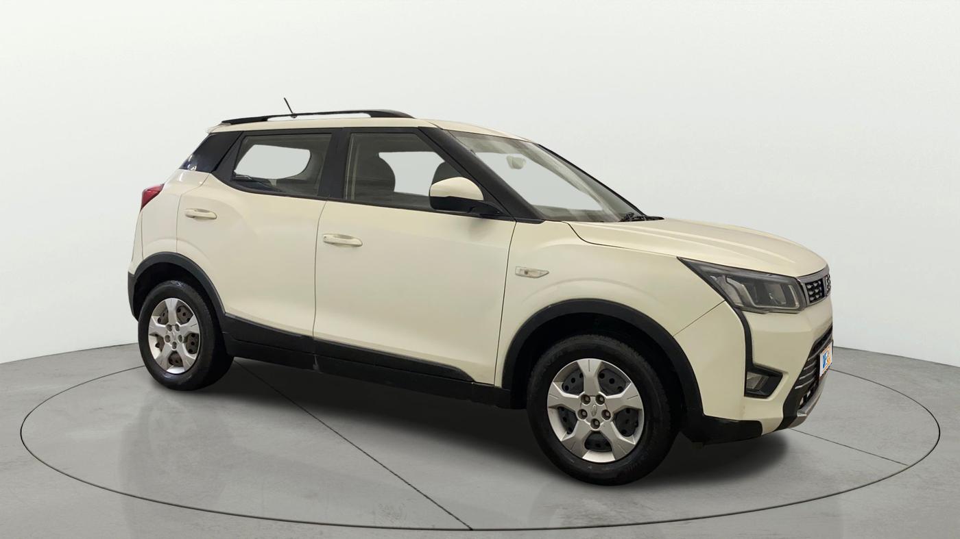 2019 Mahindra XUV300 W6 1.2 PETROL, Petrol, Manual, 41,579 km, Right Front Diagonal