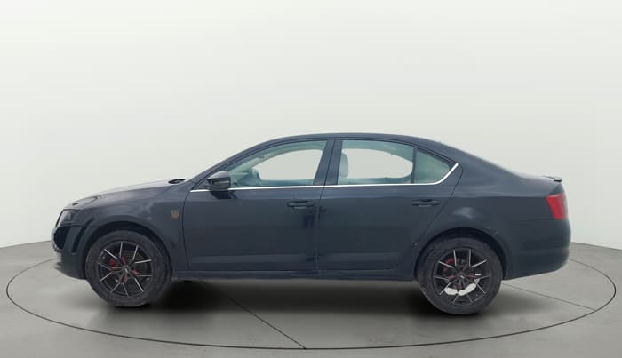 2013 Skoda Octavia ELEGANCE 2.0 TDI AT, Diesel, Automatic, 1,05,095 km, Left Side