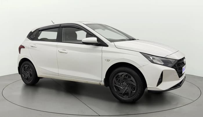2022 Hyundai NEW I20 MAGNA 1.2 MT, CNG, Manual, 29,544 km, Right Front Diagonal