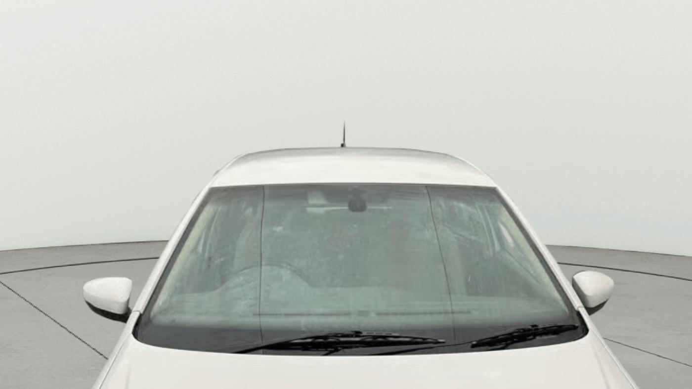 2016 Volkswagen Vento HIGHLINE PETROL AT, Petrol, Automatic, 44,167 km, Front Windshield