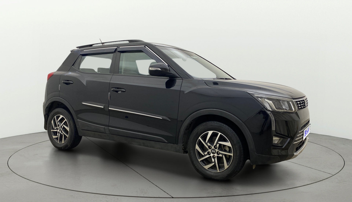 2022 Mahindra XUV300 W8 (O) 1.2 PETROL, Petrol, Manual, 47,398 km, Right Front Diagonal