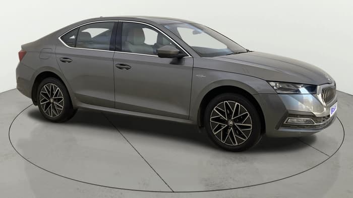 2022 Skoda Octavia L&K 2.0 AT, Petrol, Automatic, 33,747 km, Right Front Diagonal