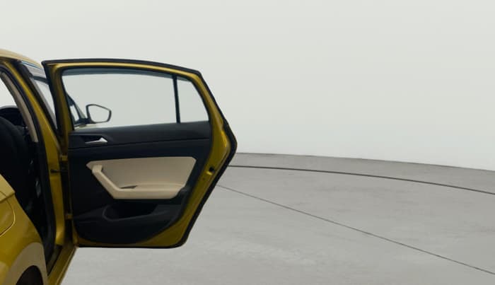 2022 Volkswagen VIRTUS HIGHLINE TSI 1.0 AT, Petrol, Automatic, 29,484 km, RHS Rear Door