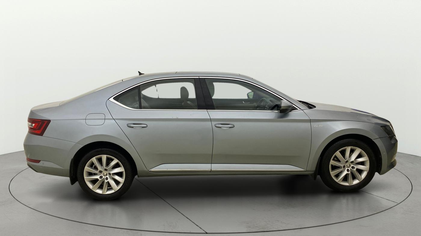 2018 Skoda Superb L&K 1.8 TSI AT, Petrol, Automatic, 70,106 km, Right Side View