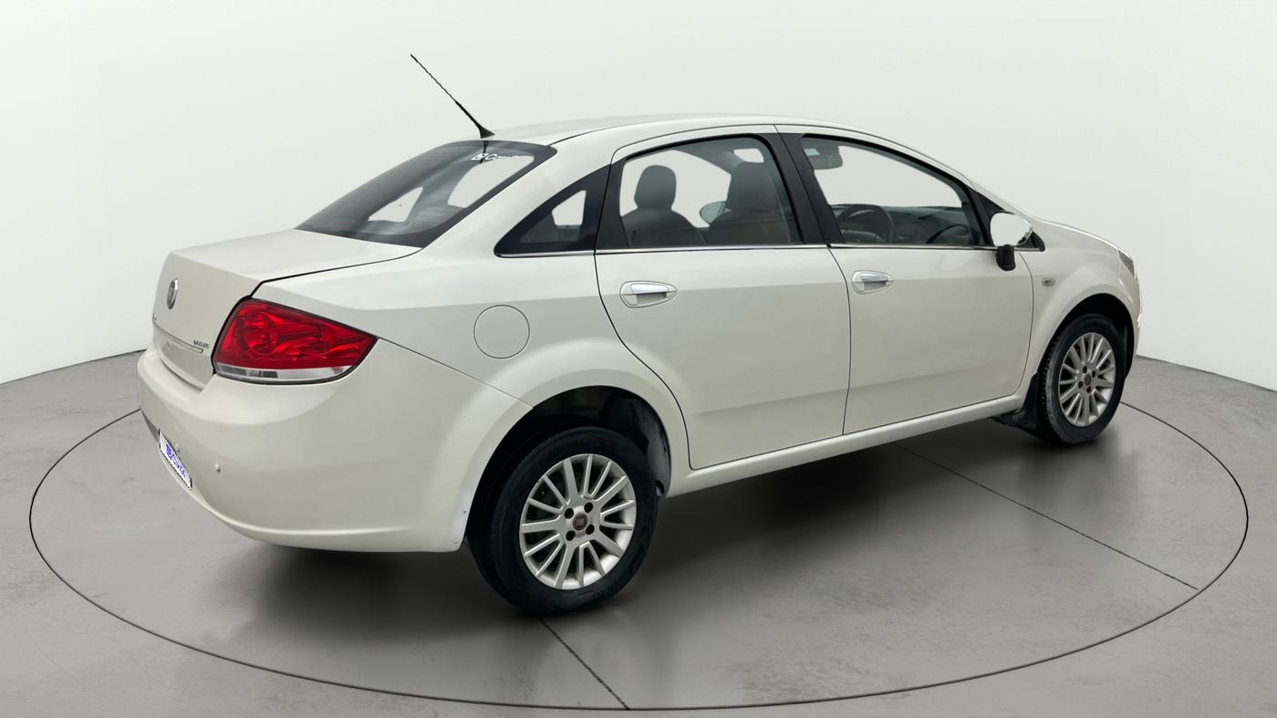 2014 Fiat Linea DYNAMIC 1.3 L ADVANCED MULTIJET, Diesel, Manual, 1,12,675 km, Right Back Diagonal