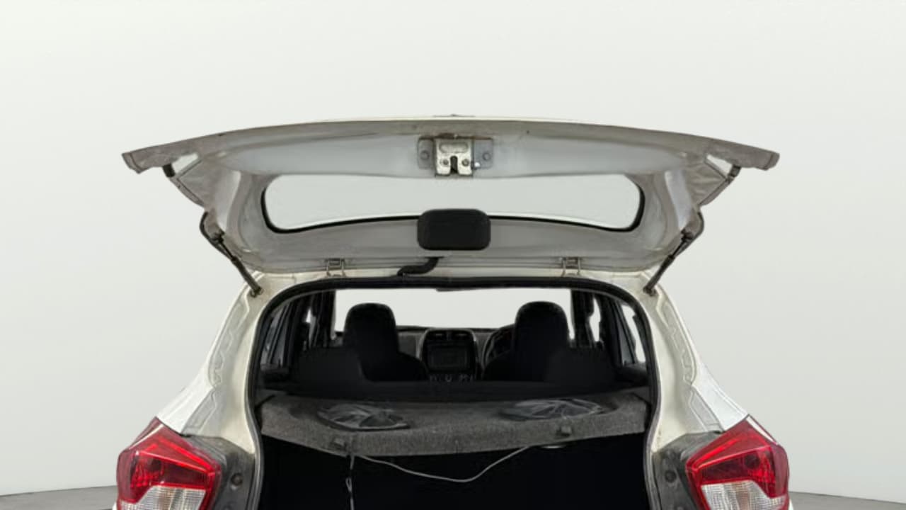 2017 Renault Kwid RXT 1.0 AMT (O), Petrol, Automatic, 1,00,783 km, Boot Door Open