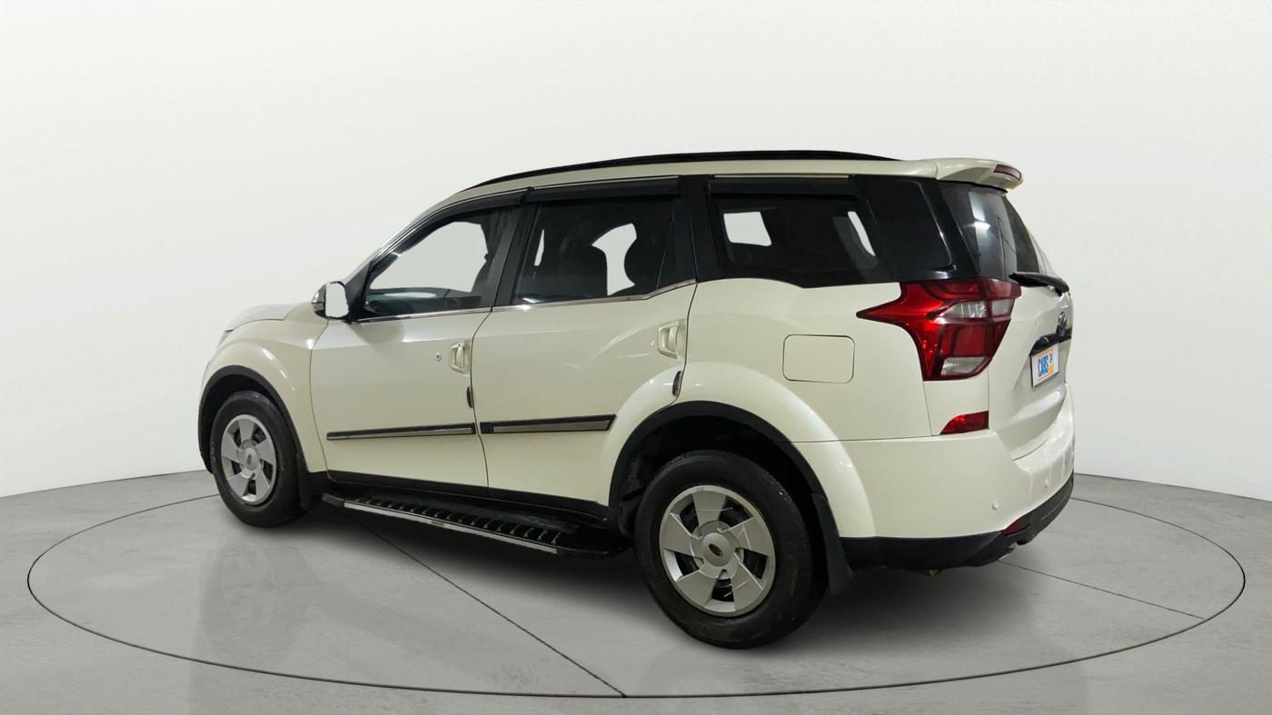 2020 Mahindra XUV500 W7, Diesel, Manual, 30,472 km, Left Back Diagonal