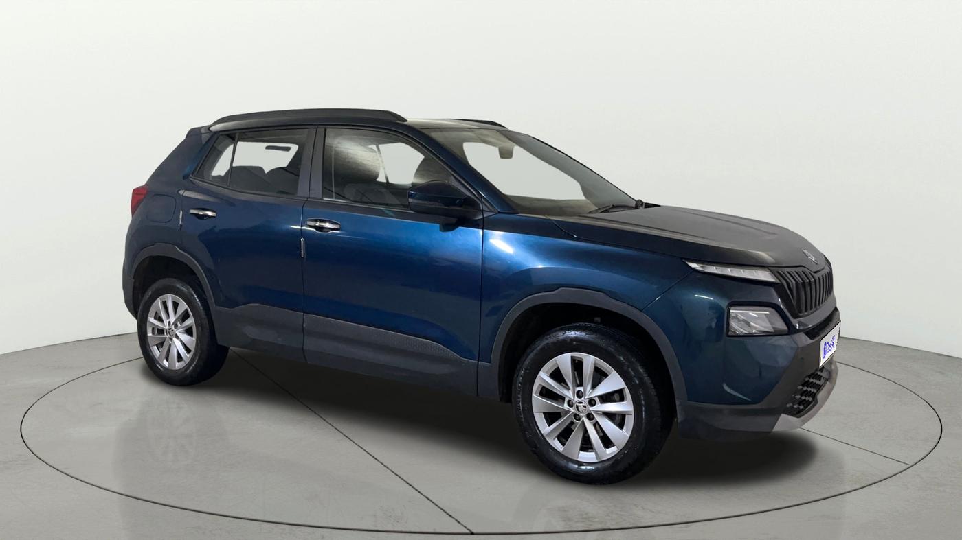 2025 Skoda Kylaq Signature Plus, Petrol, Manual, 7,939 km, Right Front Diagonal