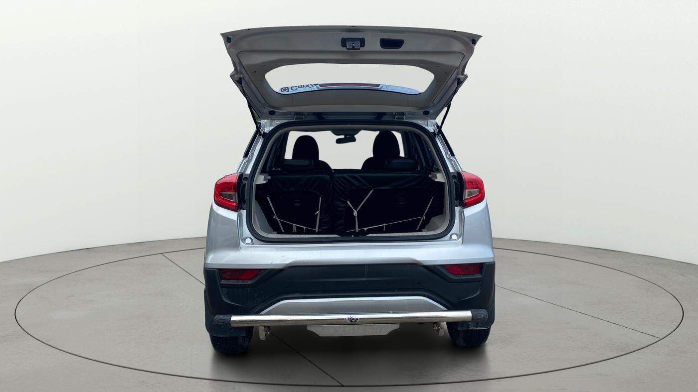 2022 Mahindra XUV300 W8 1.2 PETROL, Petrol, Manual, 15,635 km, Boot Door Open