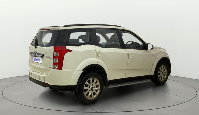 2017 Mahindra XUV500 W8, Diesel, Manual, 27,728 km, Right Back Diagonal