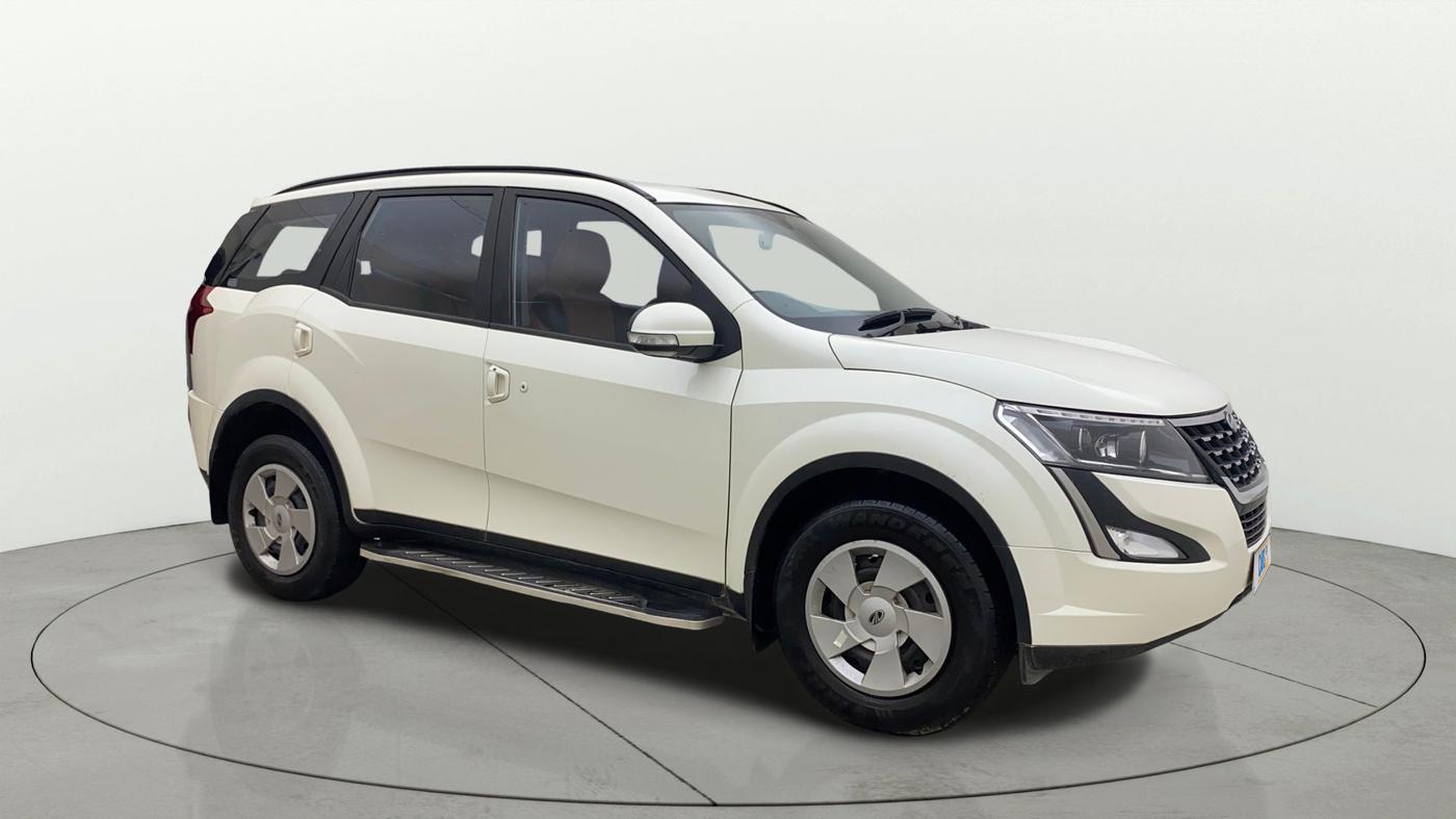 2020 Mahindra XUV500 W7 AT, Diesel, Automatic, 73,918 km, Right Front Diagonal