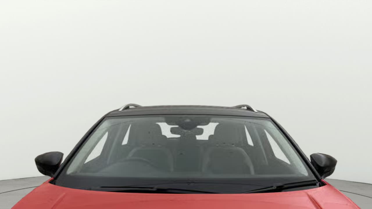 2021 Volkswagen T-ROC 1.5 TSI AT, Petrol, Automatic, 1,20,900 km, Front Windshield