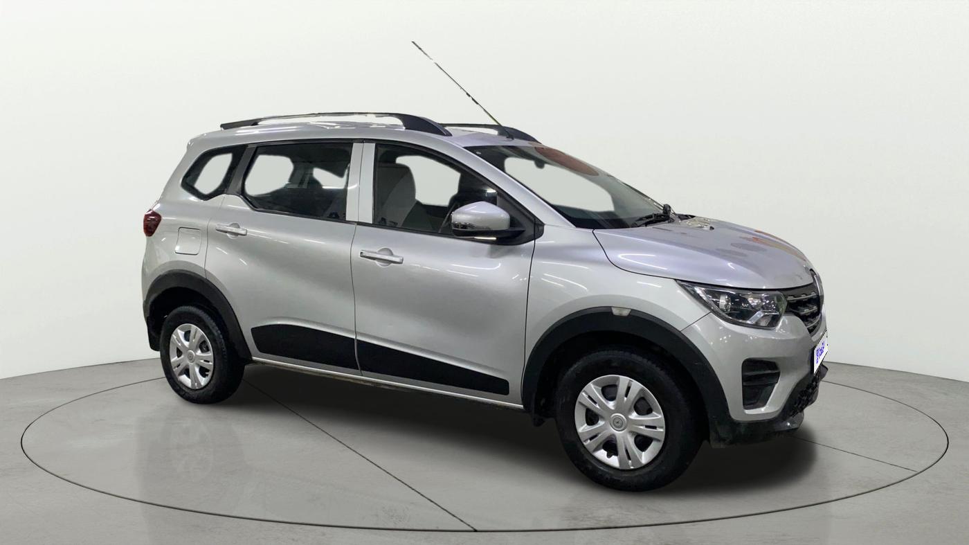 2021 Renault TRIBER RXL MT, Petrol, Manual, 30,171 km, Right Front Diagonal