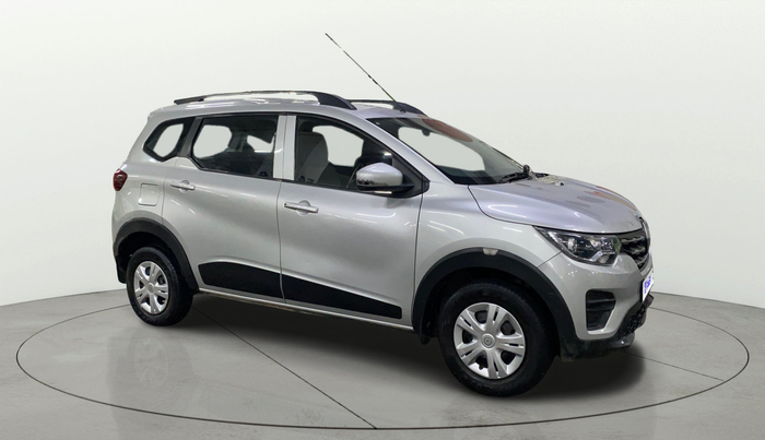 2021 Renault TRIBER RXL MT, Petrol, Manual, 30,171 km, Right Front Diagonal
