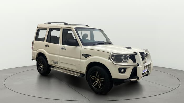 2017 Mahindra Scorpio S5, Diesel, Manual, 1,28,874 km, Right Front Diagonal