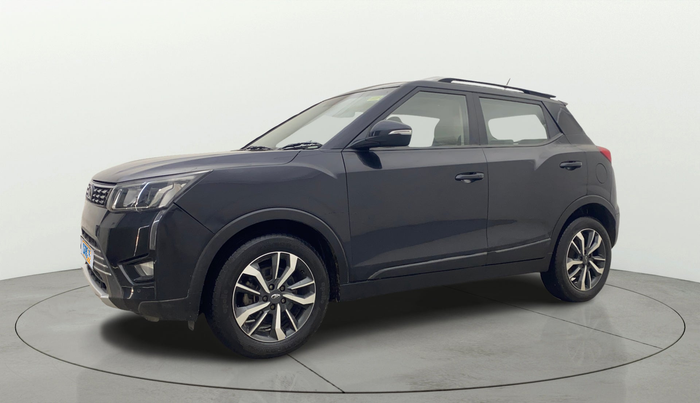 2019 Mahindra XUV300 W8 (O) 1.5 DIESEL, Diesel, Manual, 80,155 km, Left Front Diagonal