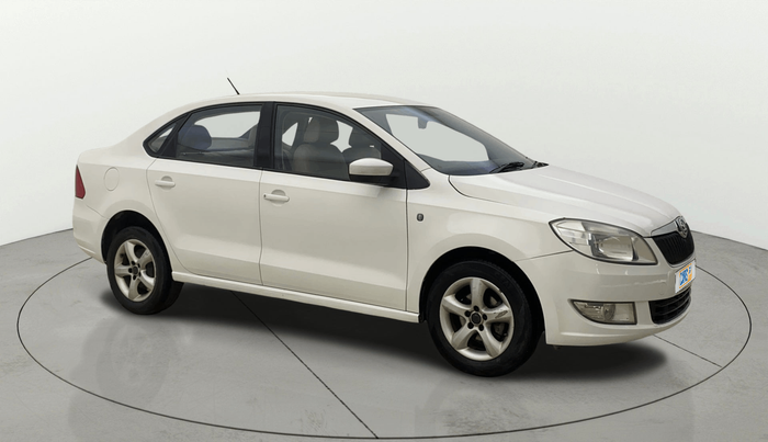 2013 Skoda Rapid AMBITION 1.6 TDI CR MT PLUS ALLOY, Diesel, Manual, 1,19,608 km, SRP