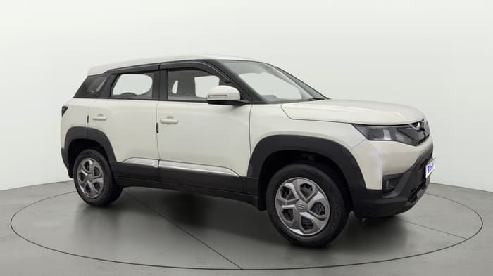 2022 Maruti BREZZA VXI SMART HYBRID, Petrol, Manual, 52,529 km, Right Front Diagonal
