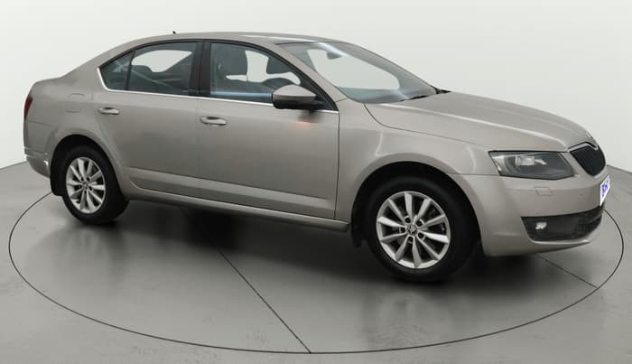 2016 Skoda Octavia STYLE PLUS AT 1.8 TSI, Petrol, Automatic, 1,23,182 km, Right Front Diagonal