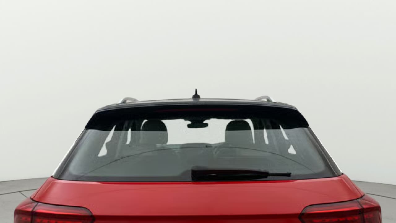 2021 Volkswagen T-ROC 1.5 TSI AT, Petrol, Automatic, 1,20,900 km, Rear Windshield