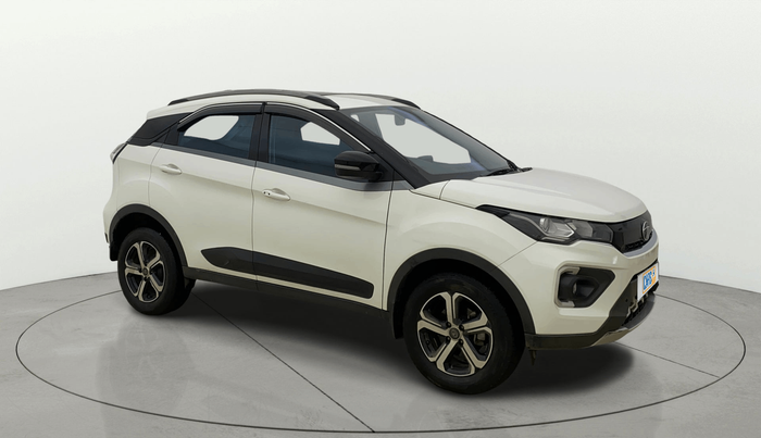 2021 Tata NEXON XZA PLUS SUNROOF PETROL, Petrol, Automatic, 30,098 km, Right Front Diagonal