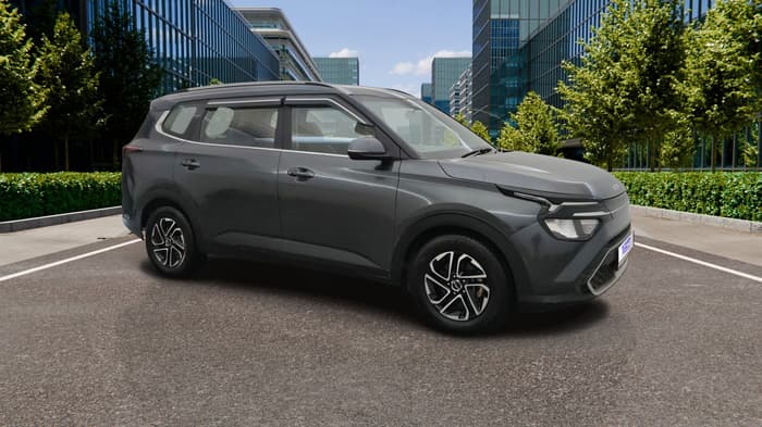2022 KIA CARENS PRESTIGE PLUS 1.4 PETROL 7 STR, Petrol, Manual, 1,21,761 km, Right Front Diagonal