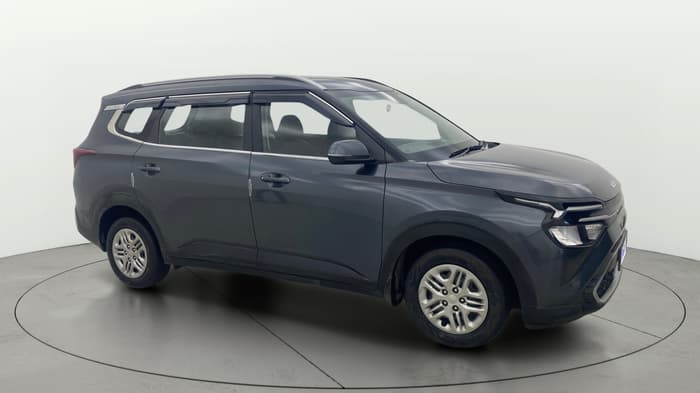 2023 KIA CARENS PRESTIGE 1.5 PETROL 7 STR, Petrol, Manual, 43,398 km, Right Front Diagonal