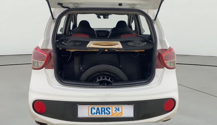 2017 Hyundai Grand i10 MAGNA 1.2 KAPPA VTVT, CNG, Manual, 66,826 km, Boot Open Zoomed View