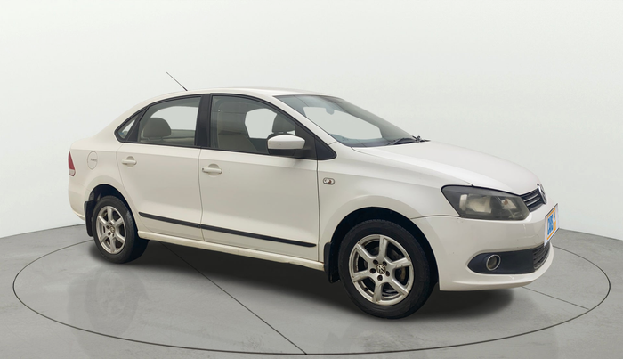 2013 Volkswagen Vento HIGHLINE 1.6 MPI, Petrol, Manual, 1,17,067 km, Right Front Diagonal