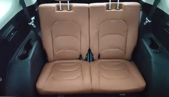 2021 MG HECTOR PLUS SHARP 1.5 PETROL TURBO HYBRID MT 6-STR, Petrol, Manual, 60,329 km, Third Seat Row ( optional )