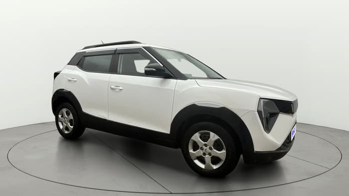 2024 Mahindra XUV 3XO MX3 1.2 L TCMPFi, Petrol, Manual, 23,644 km, Right Front Diagonal