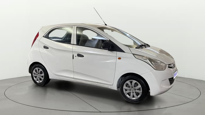 2017 Hyundai Eon MAGNA +, Petrol, Manual, 72,504 km, Right Front Diagonal