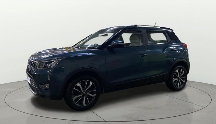 2019 Mahindra XUV300 W8 (O) 1.5 DIESEL, Diesel, Manual, 57,422 km, Left Front Diagonal