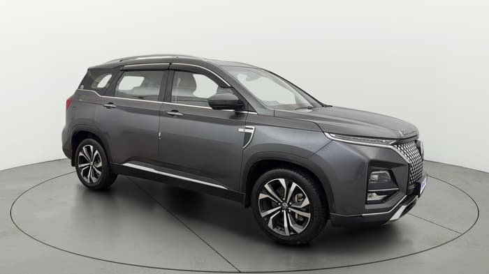 2024 MG HECTOR PLUS SAVVY PRO 1.5 TURBO CVT 7 STR, Petrol, Automatic, 67,560 km, Right Front Diagonal