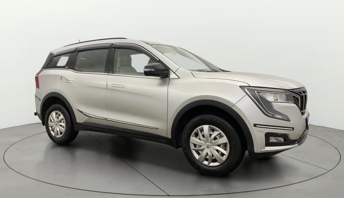 2024 Mahindra XUV700 MX P MT 5 STR, Petrol, Manual, 18,479 km, Right Front Diagonal