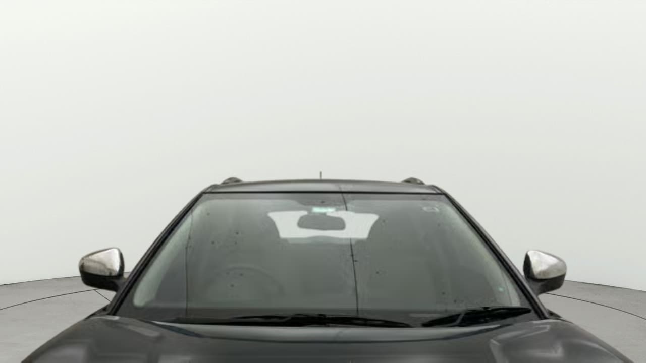 2023 Mahindra XUV300 W6 1.2 PETROL AMT, Petrol, Automatic, 12,068 km, Front Windshield
