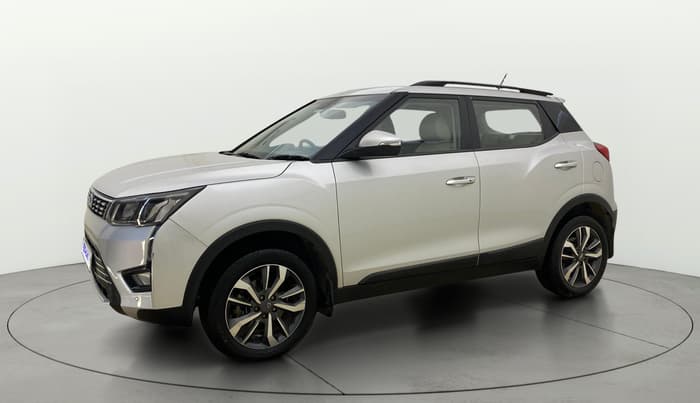 2020 Mahindra XUV300 W8 (O) 1.5 DIESEL, Diesel, Manual, 1,14,378 km, Left Front Diagonal