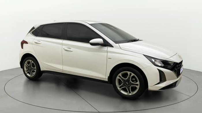 2024 Hyundai NEW I20 SPORTZ 1.2 IVT, Petrol, Automatic, 26,339 km, Right Front Diagonal