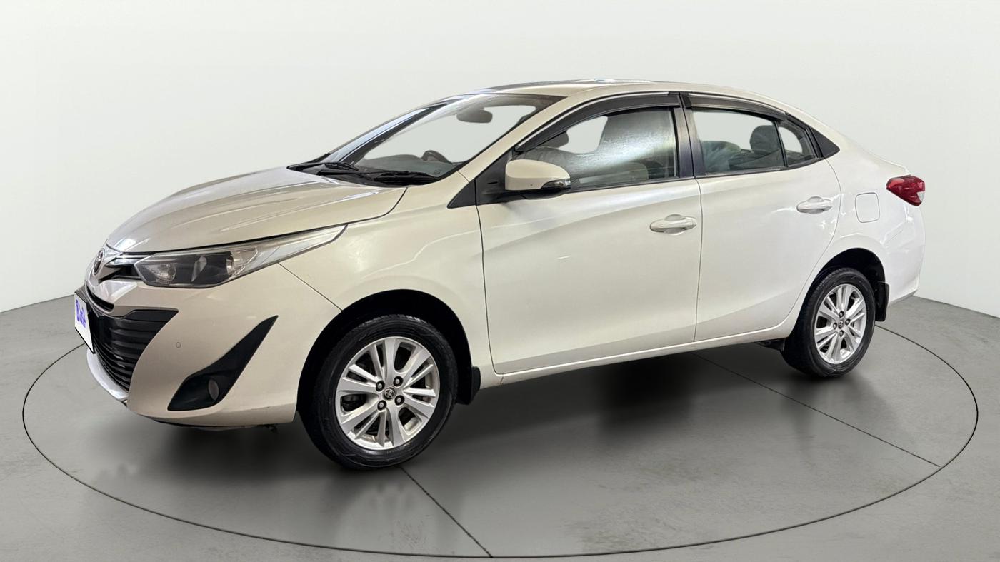 2018 Toyota YARIS V CVT, Petrol, Automatic, 98,237 km, Left Front Diagonal