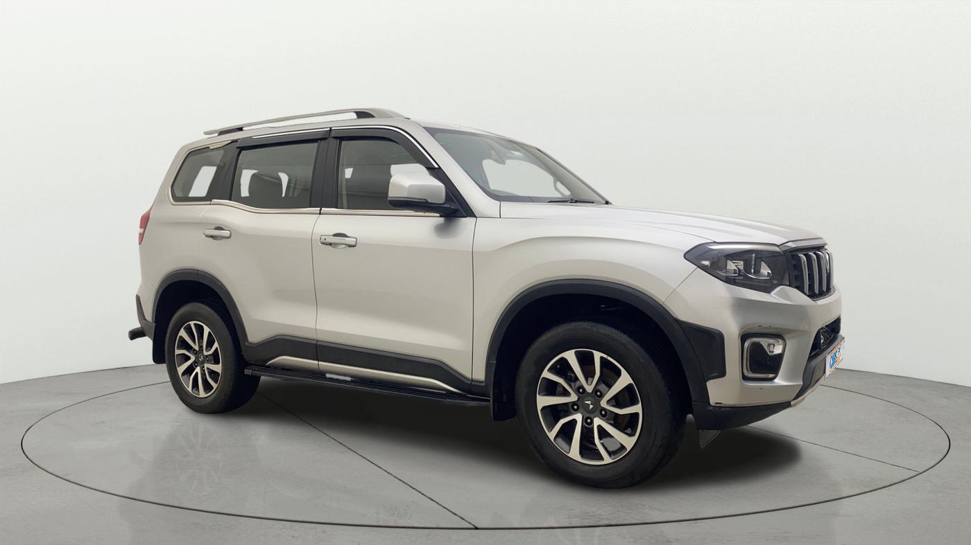 2023 Mahindra SCORPIO-N Z8 PETROL AT 7 STR, Petrol, Automatic, 25,348 km, Right Front Diagonal