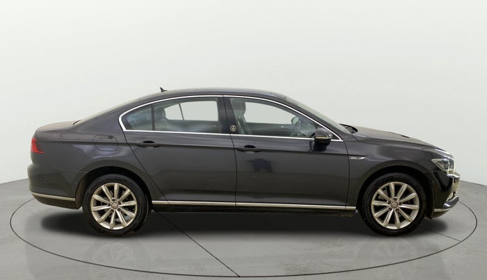 2018 Volkswagen Passat HIGHLINE DSG, Diesel, Automatic, 80,437 km, Right Side View