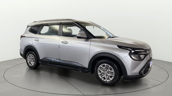 2024 KIA CARENS PRESTIGE 1.5 PETROL 7 STR, Petrol, Manual, 47,147 km, Right Front Diagonal